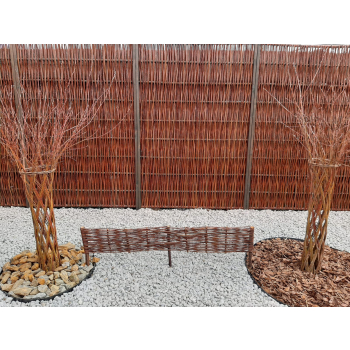 Płotek wiklinowy– rabatka 120×20 cm