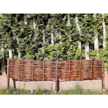 Płotek wiklinowy– rabatka 120×20 cm